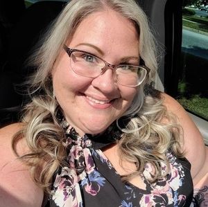 Meet your Posher, Annette